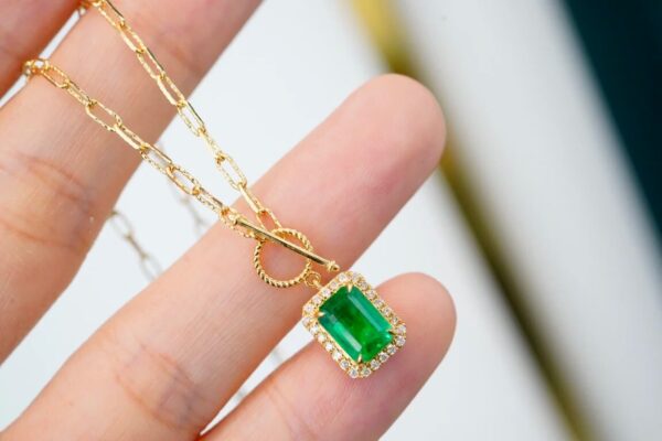 SX Solid 18K Gold 1.05ct Nature Green Emerald Gemstones Pendants Necklaces - Image 2