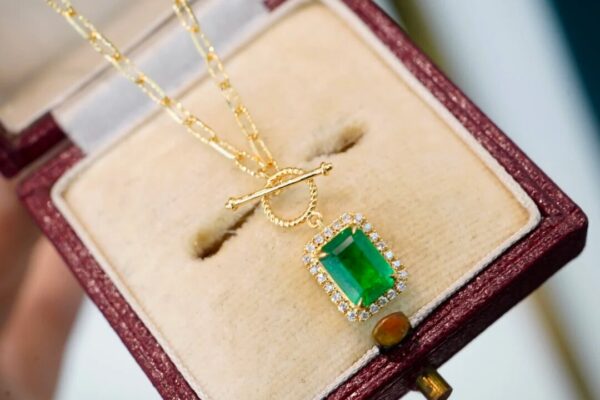 SX Solid 18K Gold 1.05ct Nature Green Emerald Gemstones Pendants Necklaces